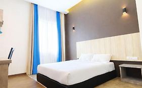 Karang Timur Motel